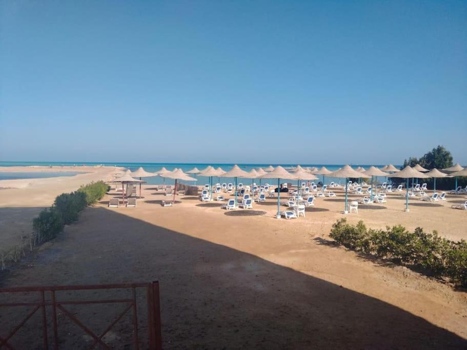 Beach Side 1 Bedroom Apartment Hurghada Exterior photo